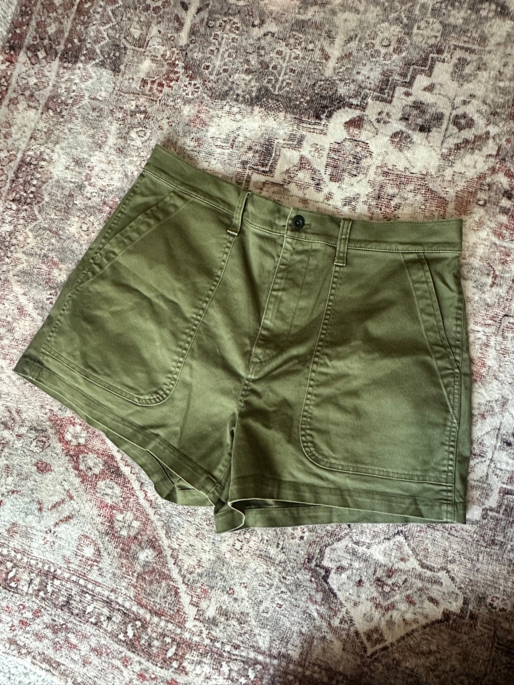 Madewell Women’s Olive Utility Shorts